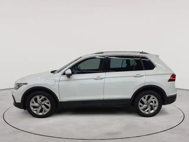 Volkswagen Tiguan view 6