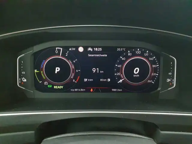 Volkswagen Tiguan view 11