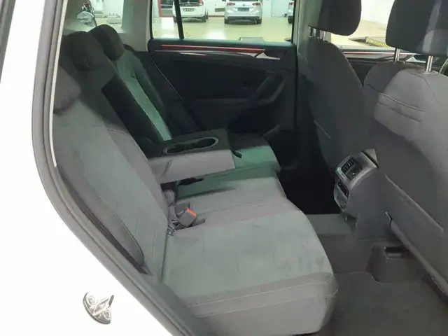 Volkswagen Tiguan view 13