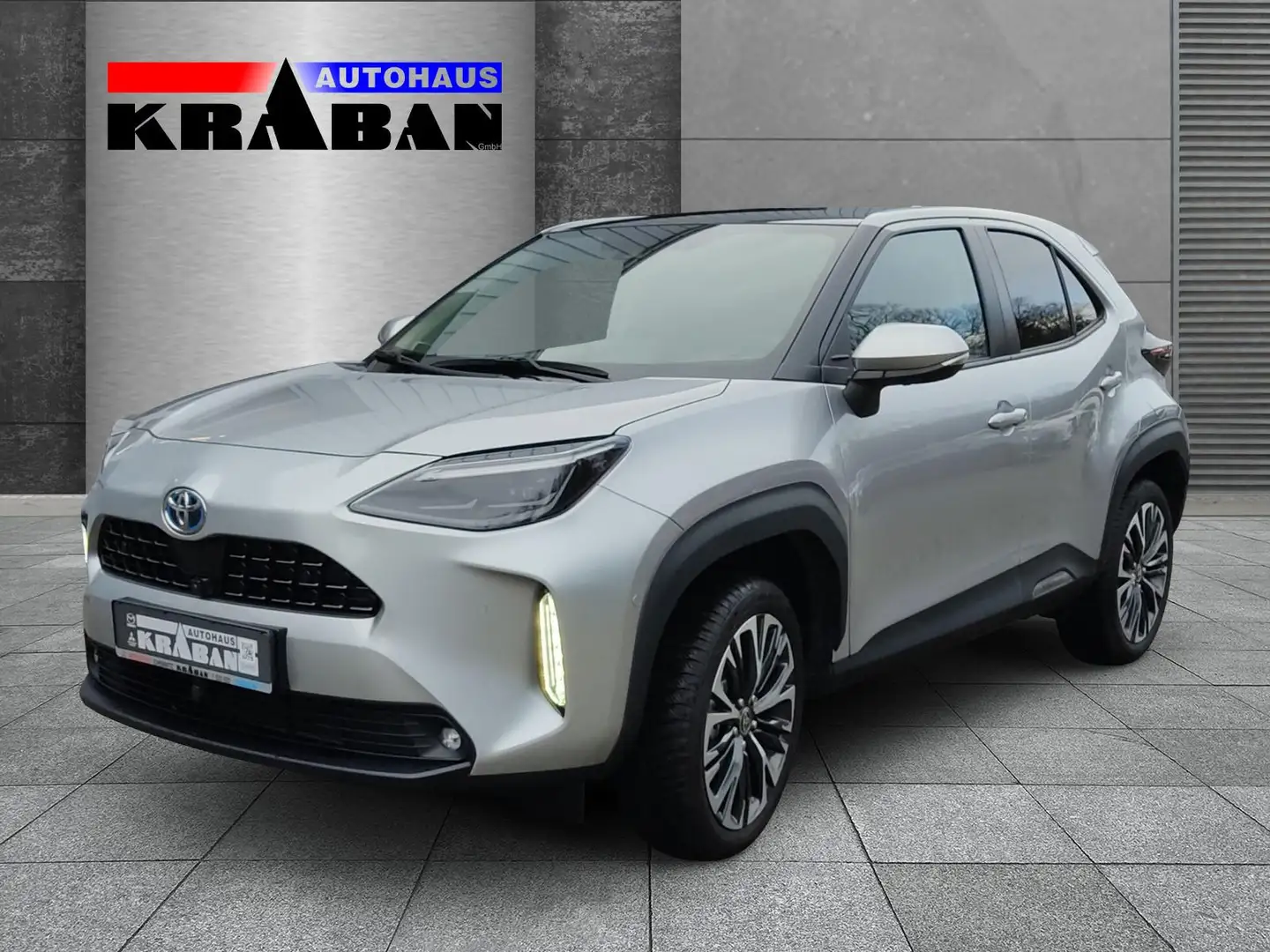 Toyota Yaris Cross Hybrid 2WD Elegant Silver - 2
