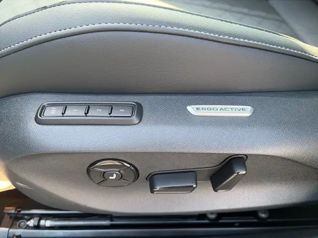 Volkswagen Passat Variant Sport TDI 4MOTION DSG Ansicht 15