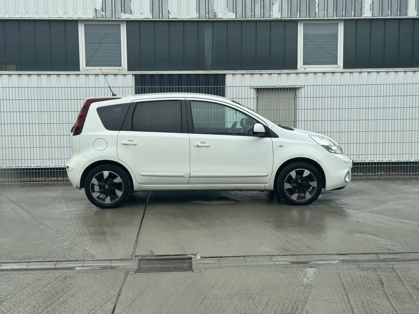 Nissan Note 1.4 visia Weiß - 1
