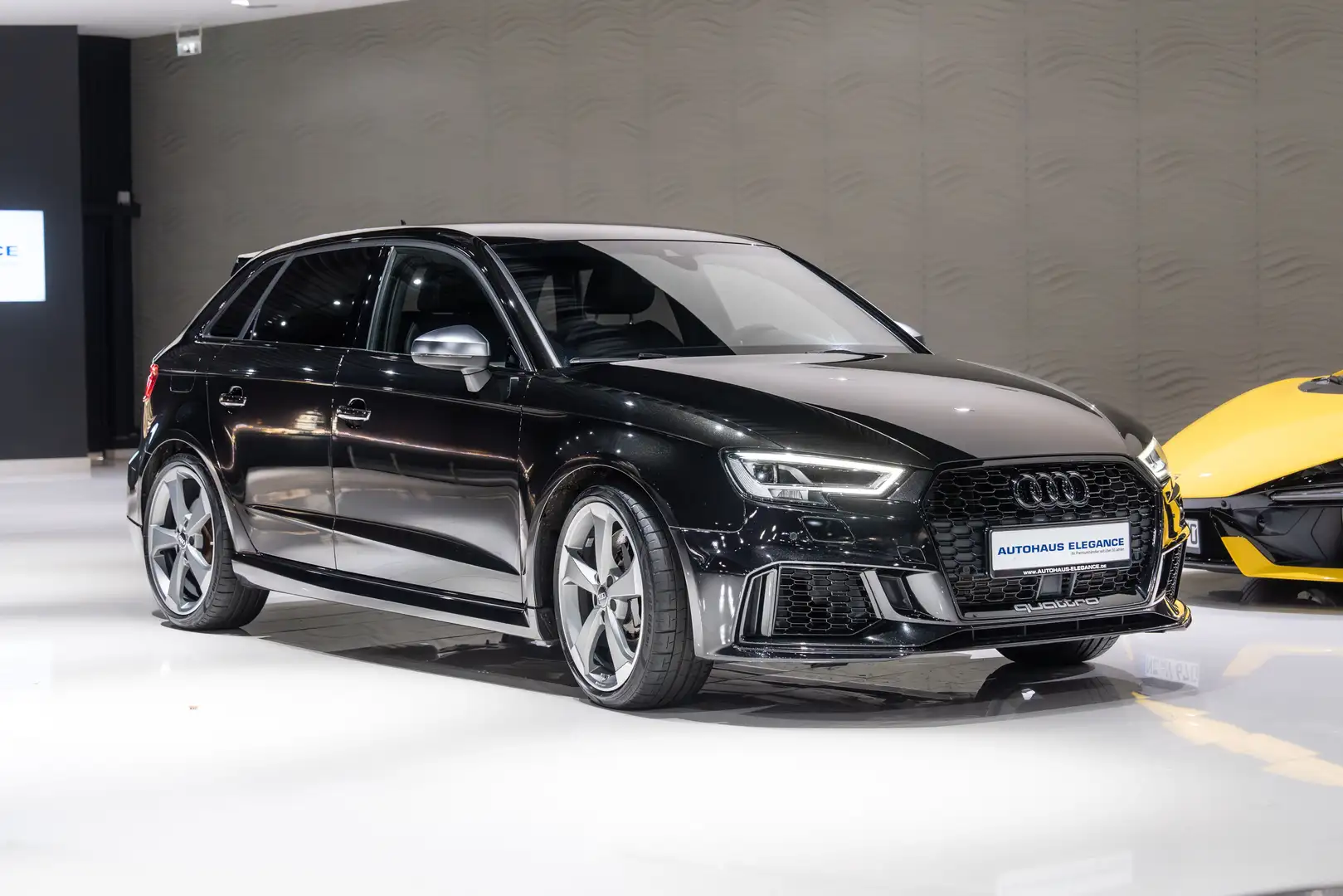 Audi RS3 Sportback 2.5 TFSI quattro*B&O*MATRIX-LED* Schwarz - 2