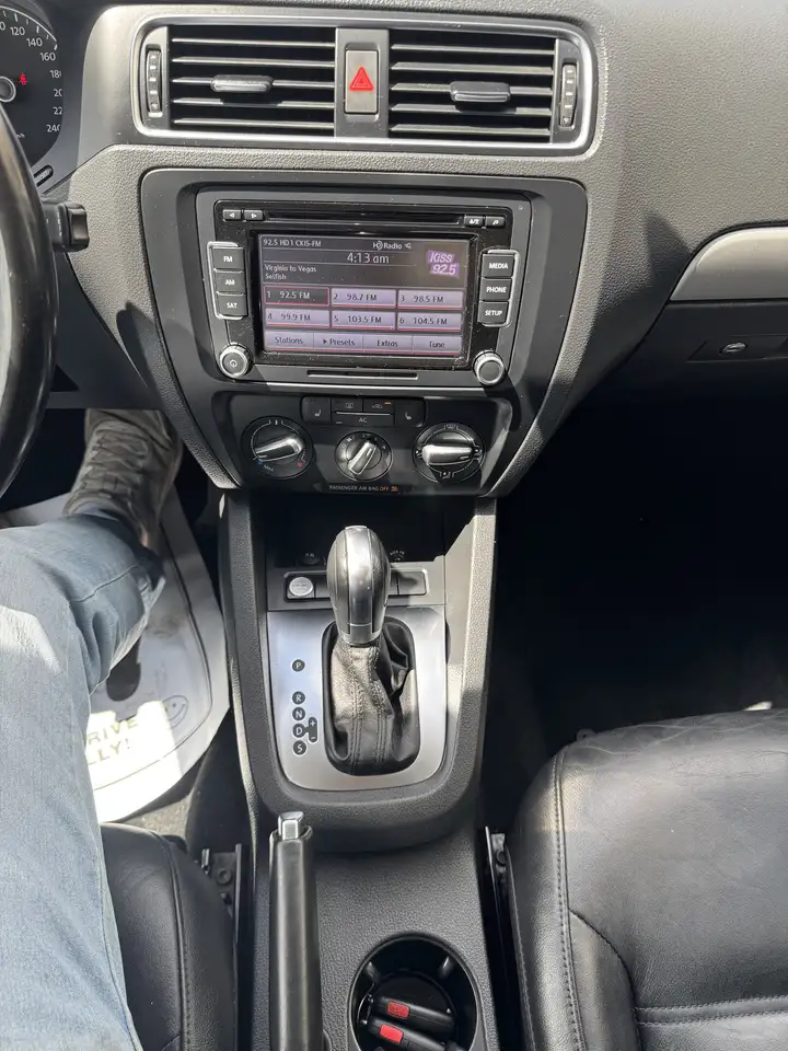 Volkswagen Jetta снимка Volkswagen Jetta