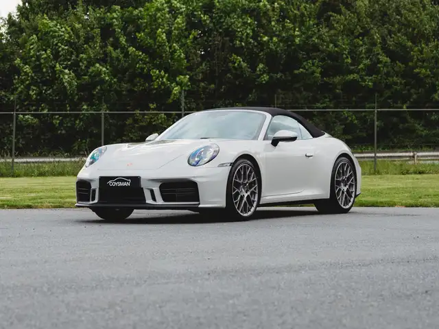 Porsche 911 view 5