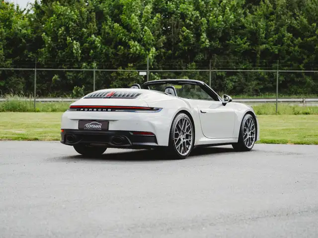 Porsche 911 view 14