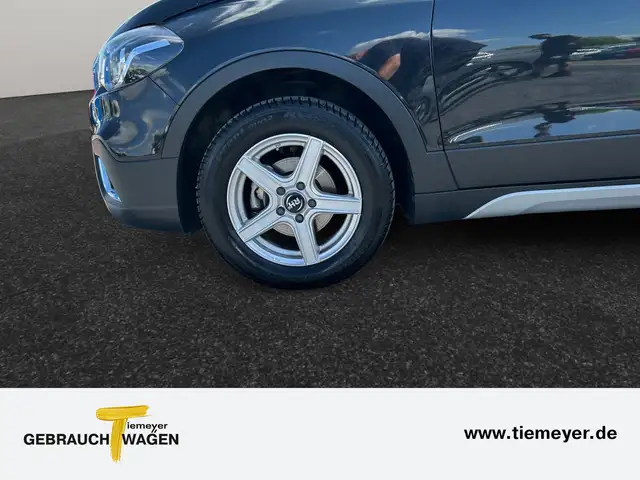 Suzuki SX4 S-Cross view 9