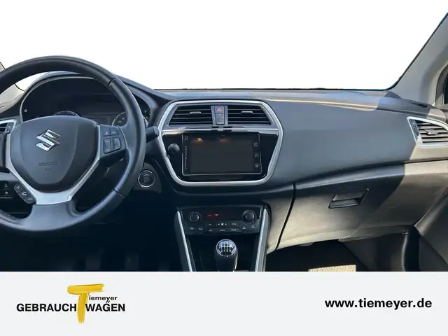 Suzuki SX4 S-Cross view 13