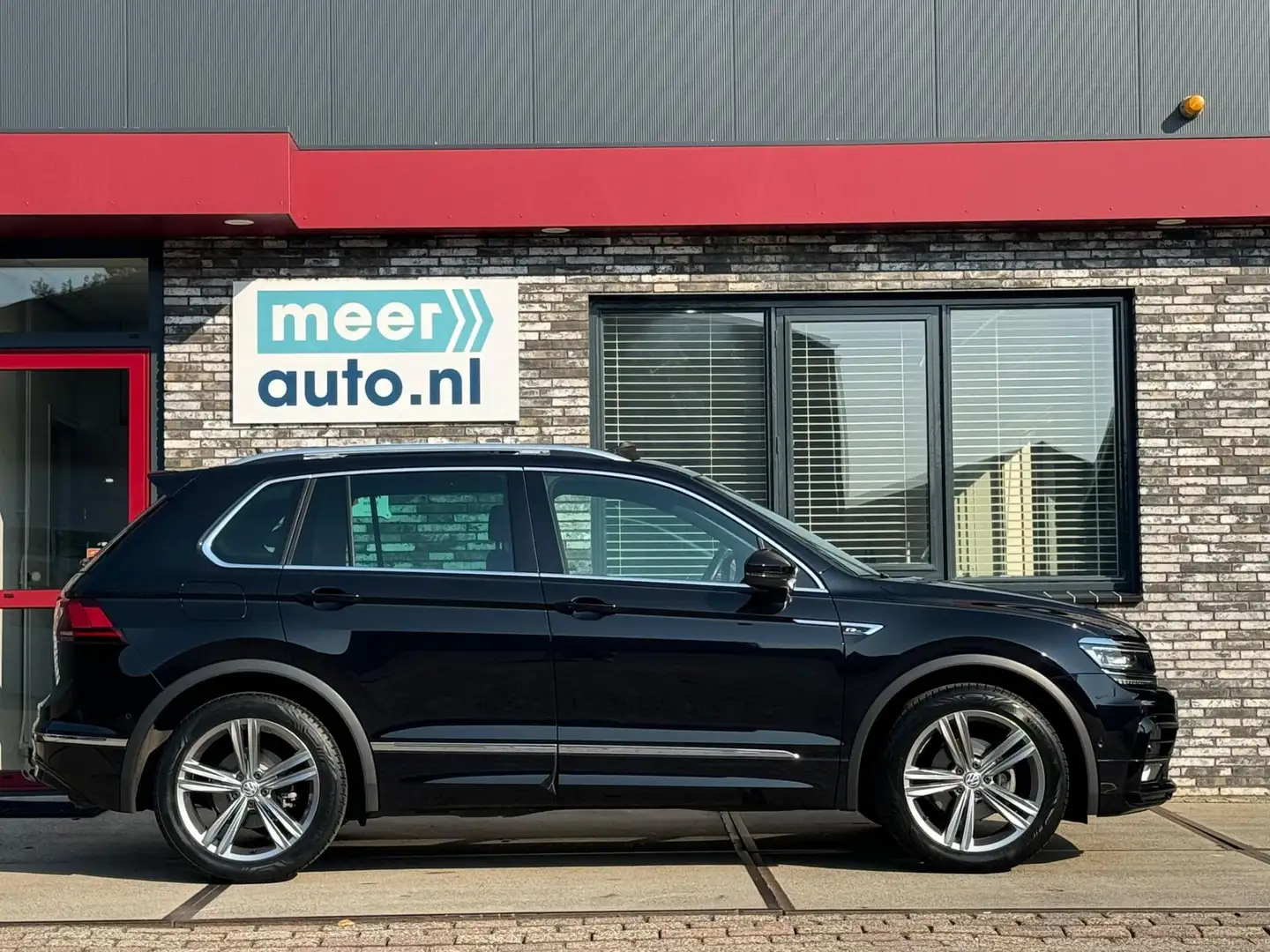 Volkswagen Tiguan 1.5 TSI ACT Highline DSG 3x R-LINE VIRTUAL l PANO Negro - 2