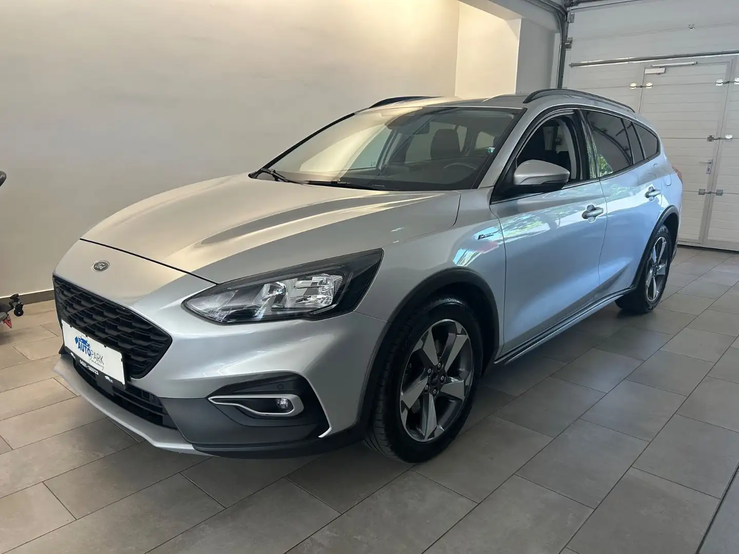 Ford Focus Turnier Active *Automatik* Silber - 1