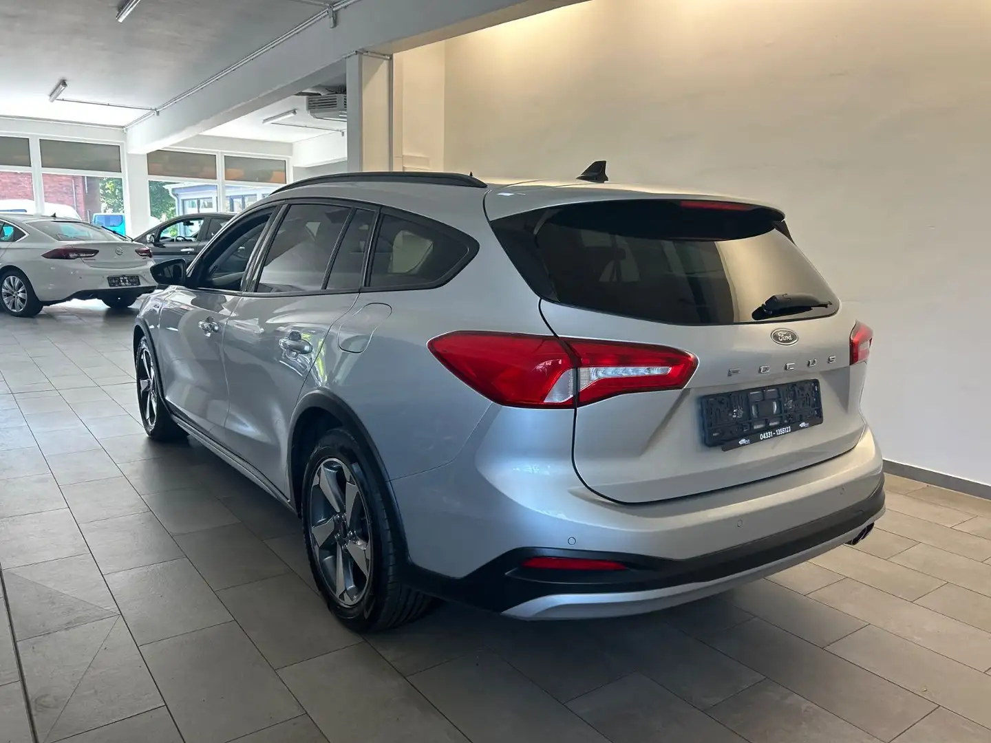 Ford Focus Turnier Active *Automatik* Silber - 2