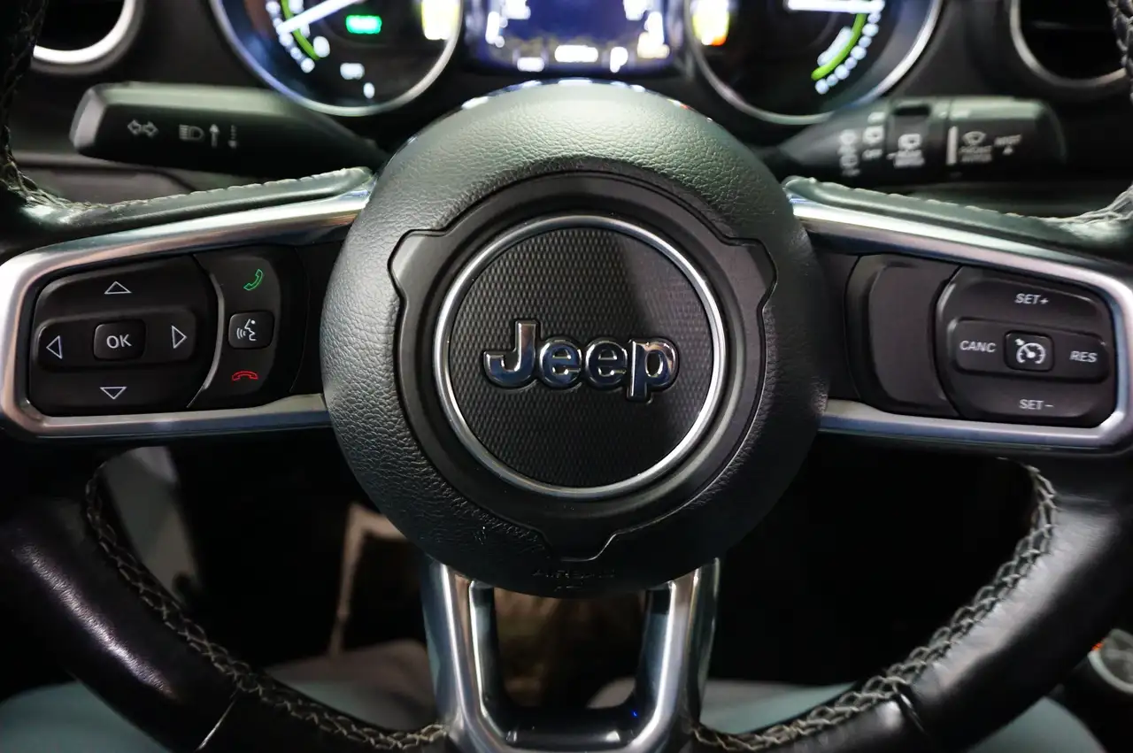 Jeep Wrangler снимка Jeep Wrangler