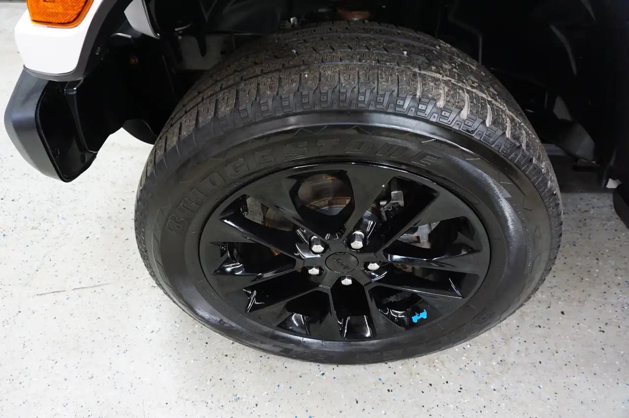 Jeep Wrangler снимка Jeep Wrangler