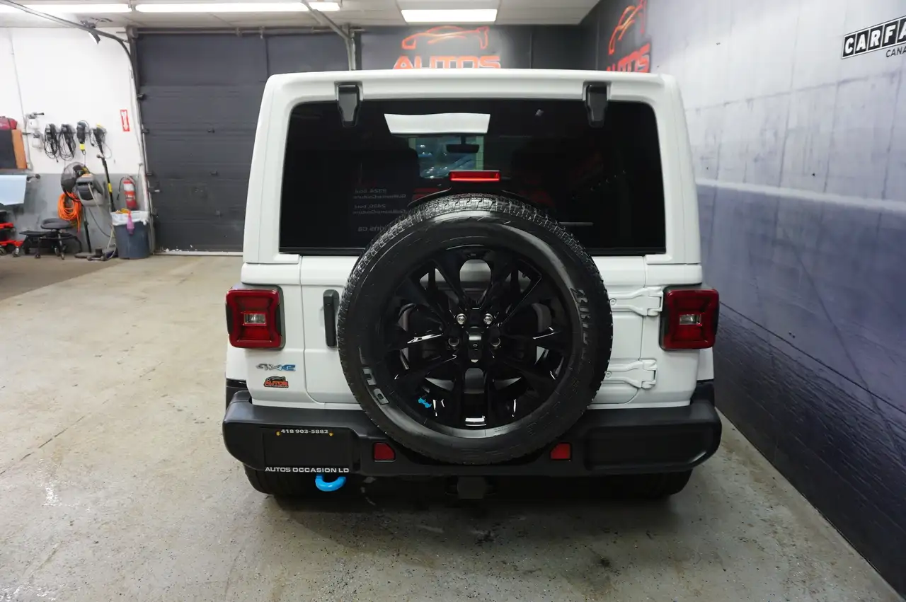Jeep Wrangler снимка Jeep Wrangler