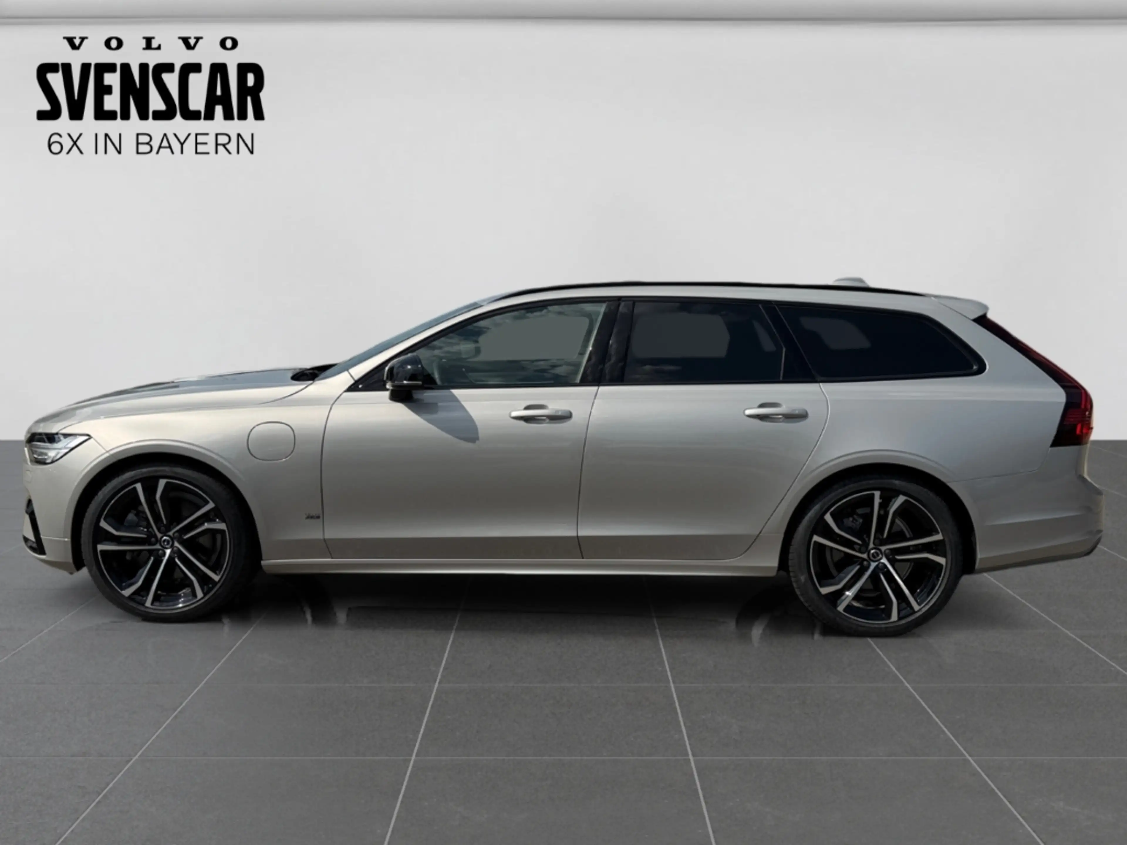 Volvo V90 Ultra Dark Recharge AWD StandHZG HUD Luftfahrwerk — photo 2