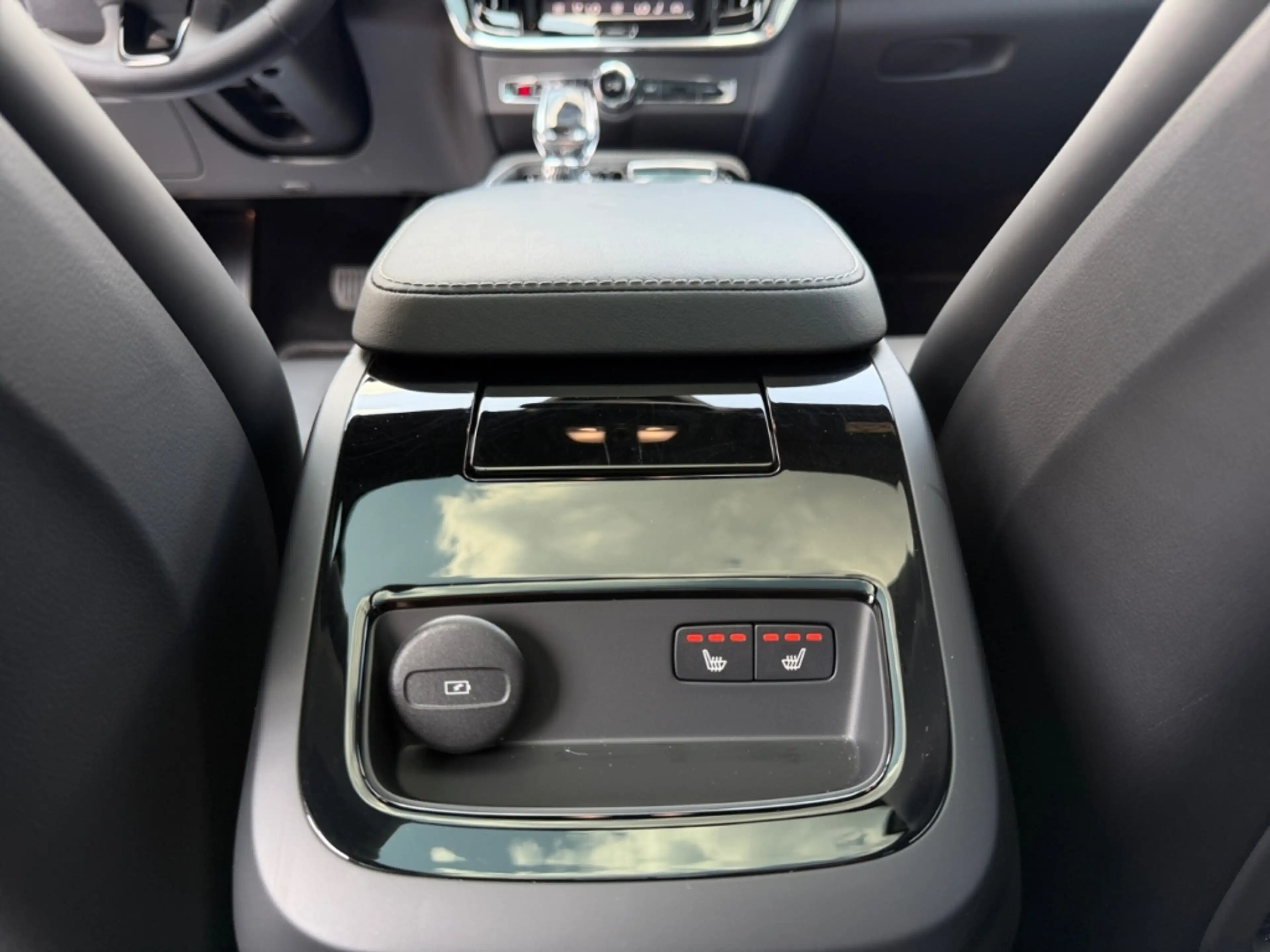 Volvo V90 Ultra Dark Recharge AWD StandHZG HUD Luftfahrwerk — photo 13