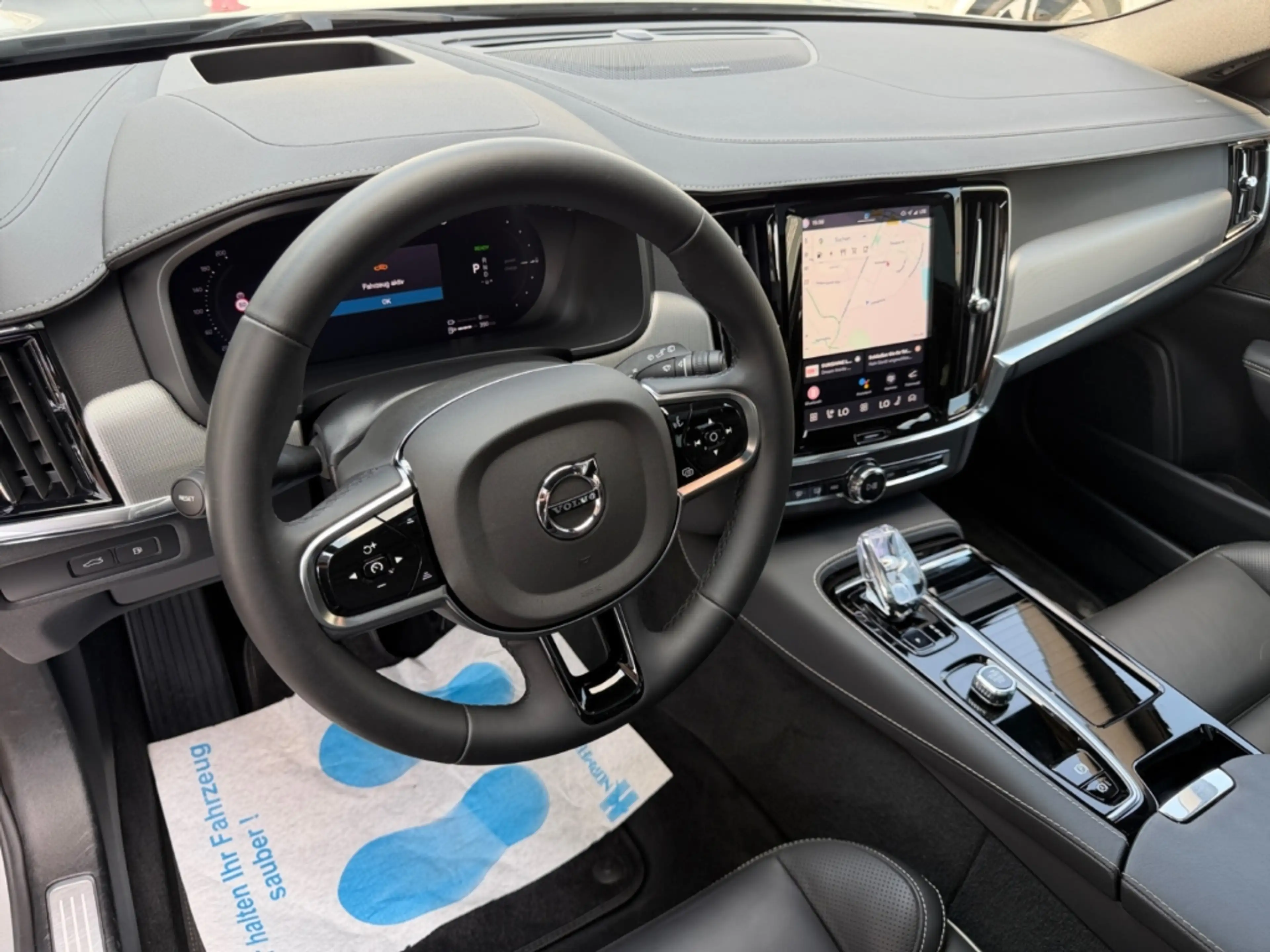 Volvo V90 Ultra Dark Recharge AWD StandHZG HUD Luftfahrwerk — photo 10