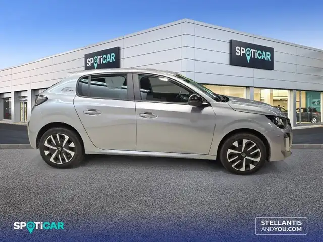 Peugeot 208 view 4