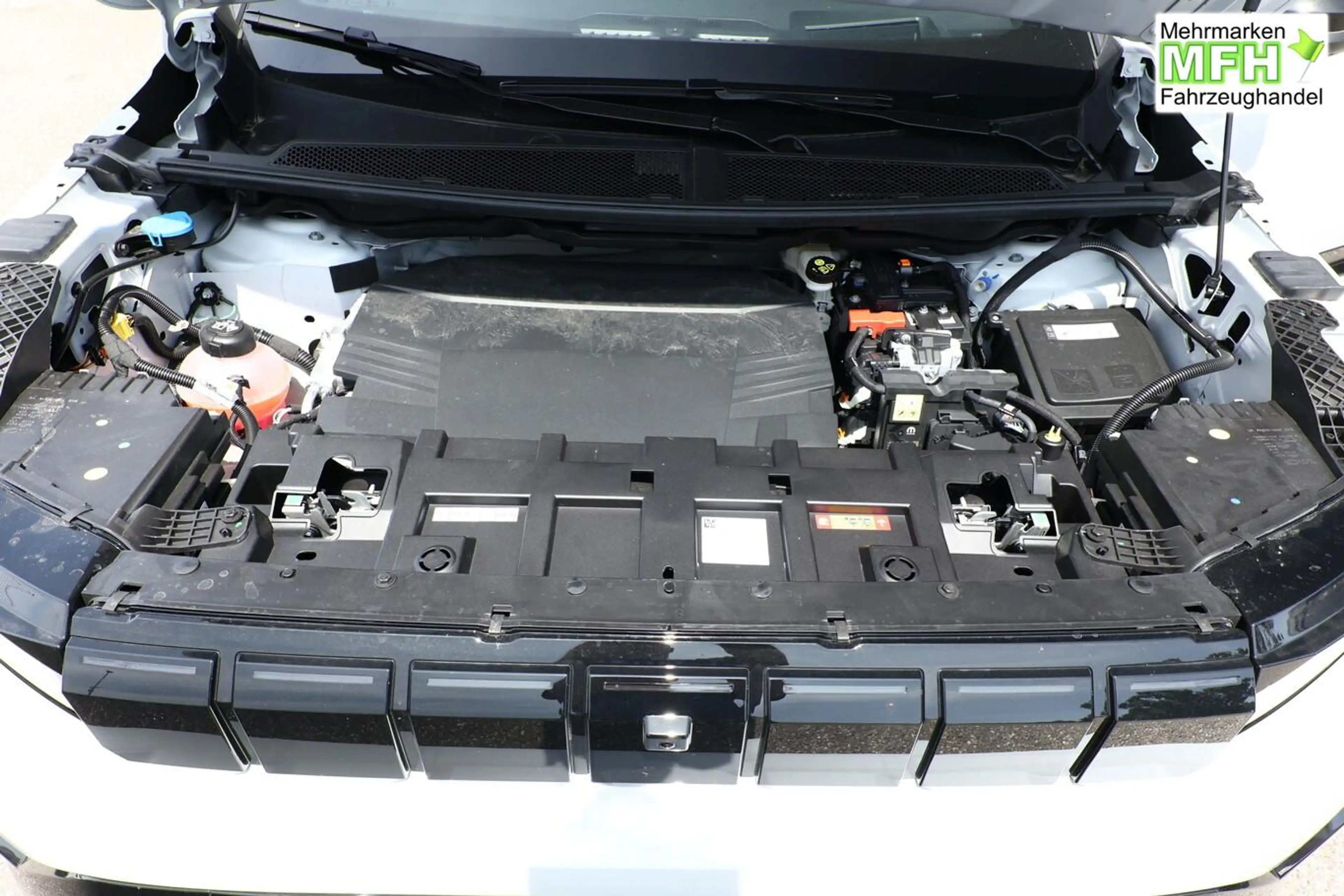 Jeep Compass First Edition 74kWh Nav HUD Focal Matrix 157 kW... — photo 11