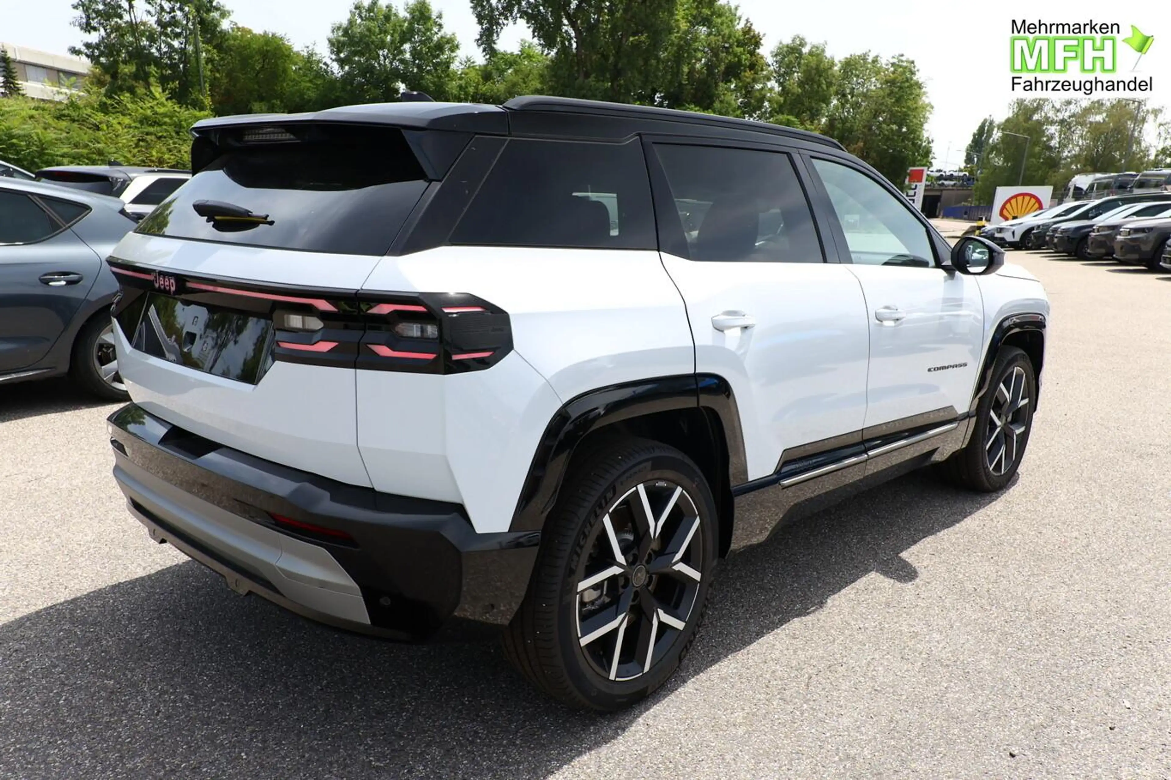 Jeep Compass First Edition 74kWh Nav HUD Focal Matrix 157 kW... — photo 2
