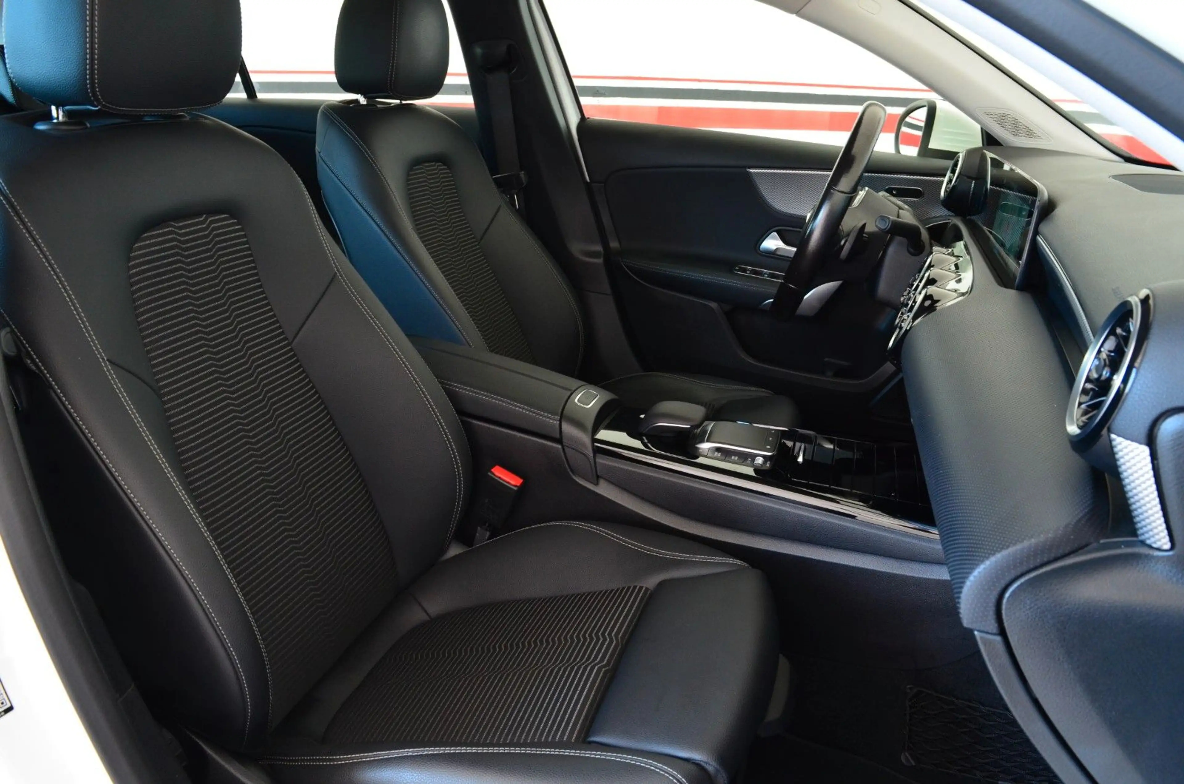 Mercedes-Benz A 200 d Sport | LED | Navi | PDC | 17`Alu — photo 9
