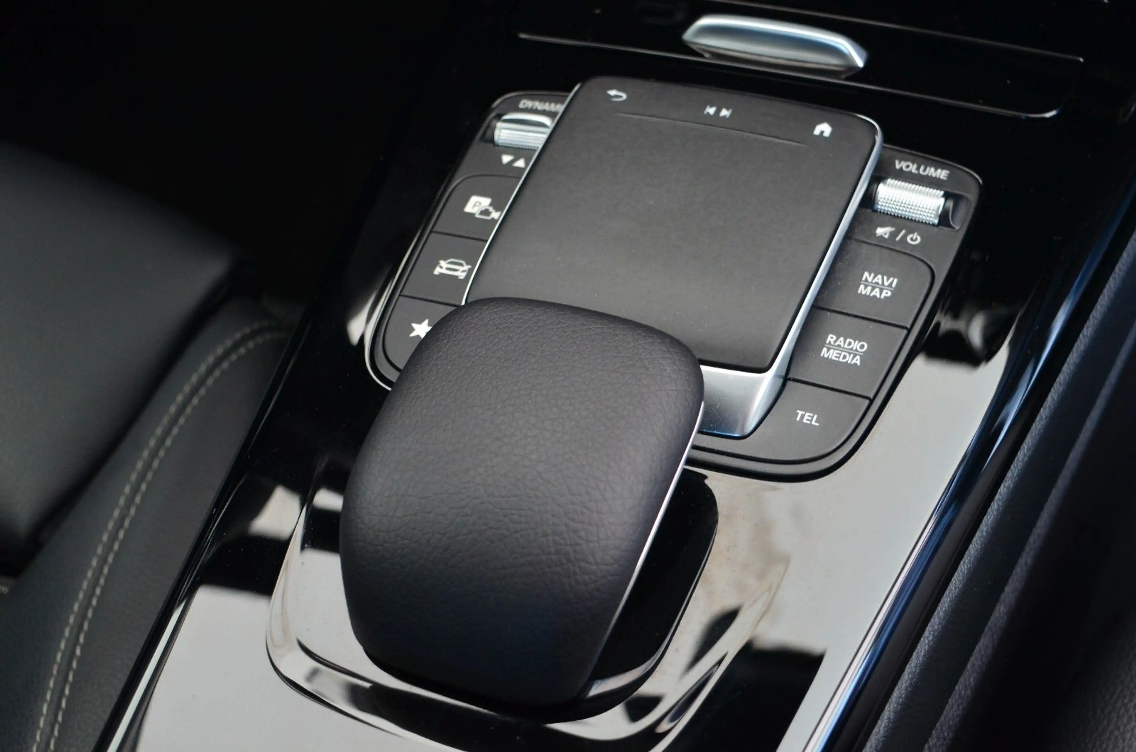 Mercedes-Benz A 200 d Sport | LED | Navi | PDC | 17`Alu — photo 15