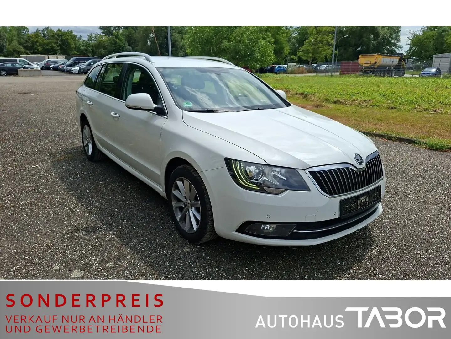 Skoda Superb Combi 2.0 TDI Ambition Navi PDC SHZ GRA Weiß - 2