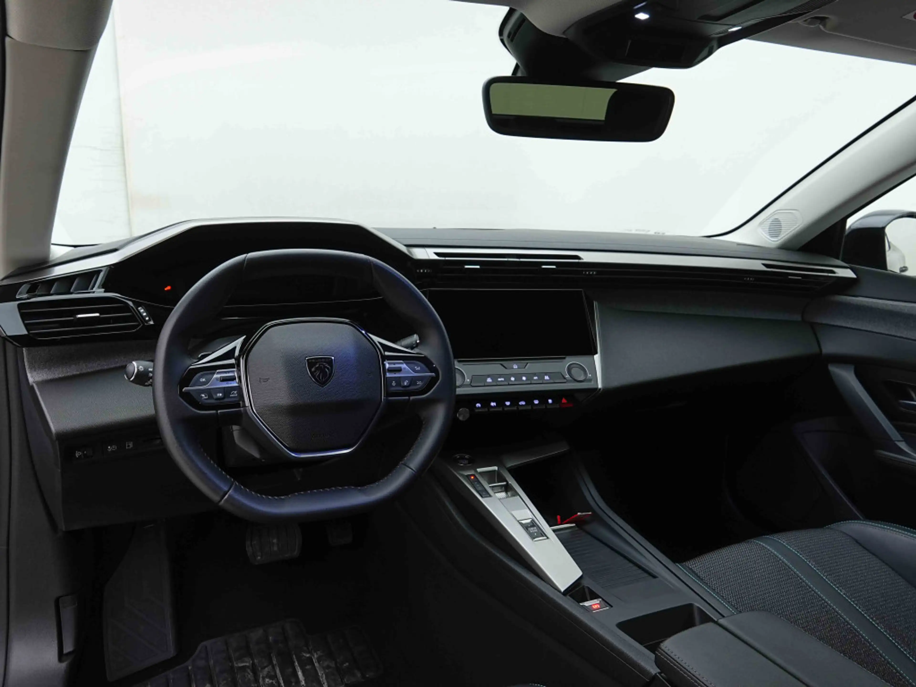 Peugeot 408 PHEV 225 | EV Range 60km | Allure | GPS | LED | Keyless | Camera — photo 8
