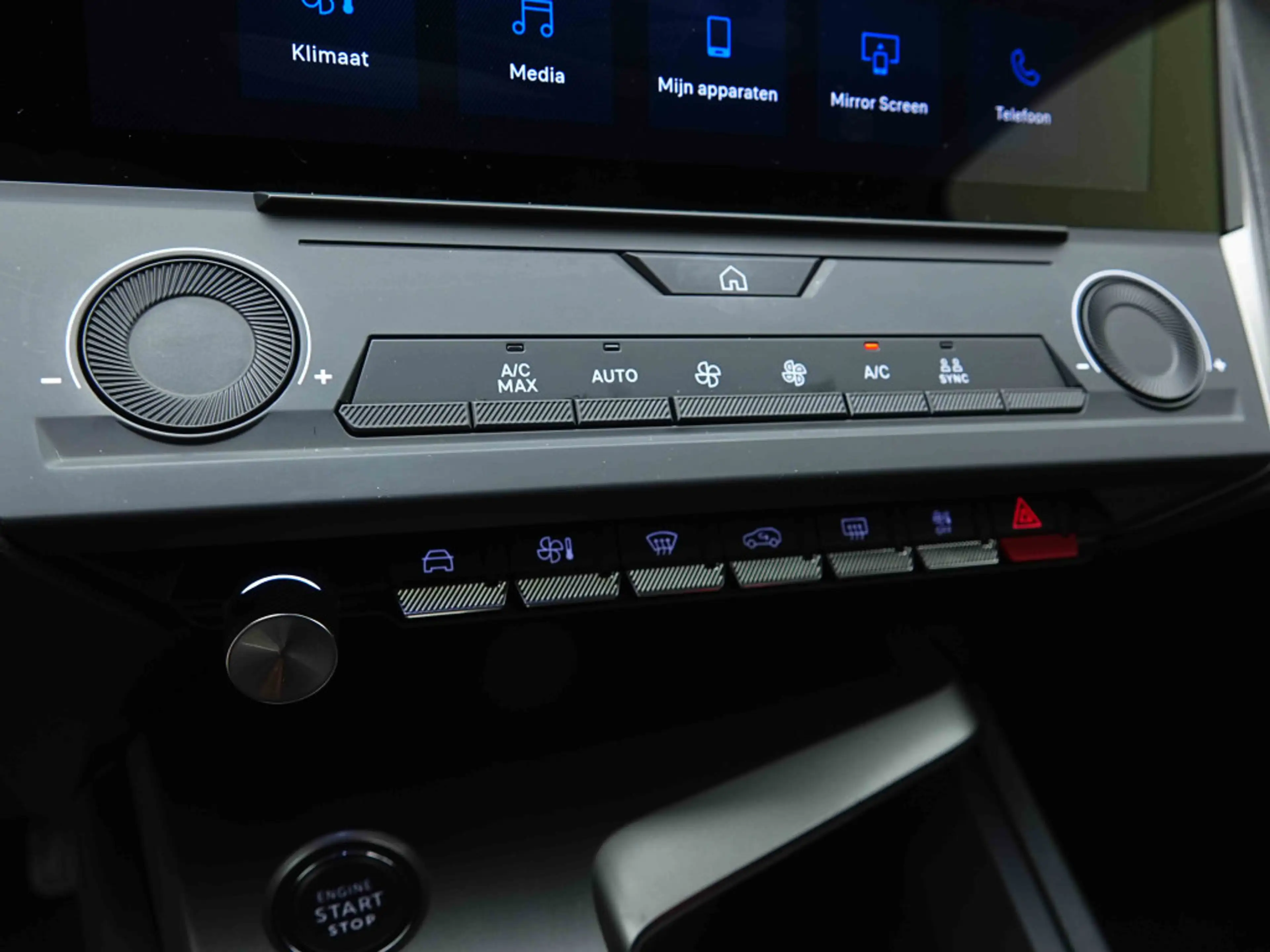 Peugeot 408 PHEV 225 | EV Range 60km | Allure | GPS | LED | Keyless | Camera — photo 14