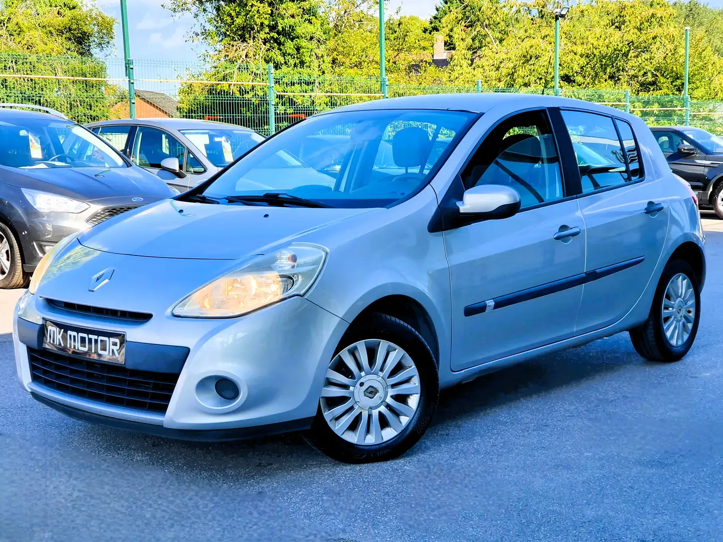 Renault Clio 🟢1.2 ESSENCE 101CV - 1ER PRO - AIRCO - 5 PORTES Gris - 1