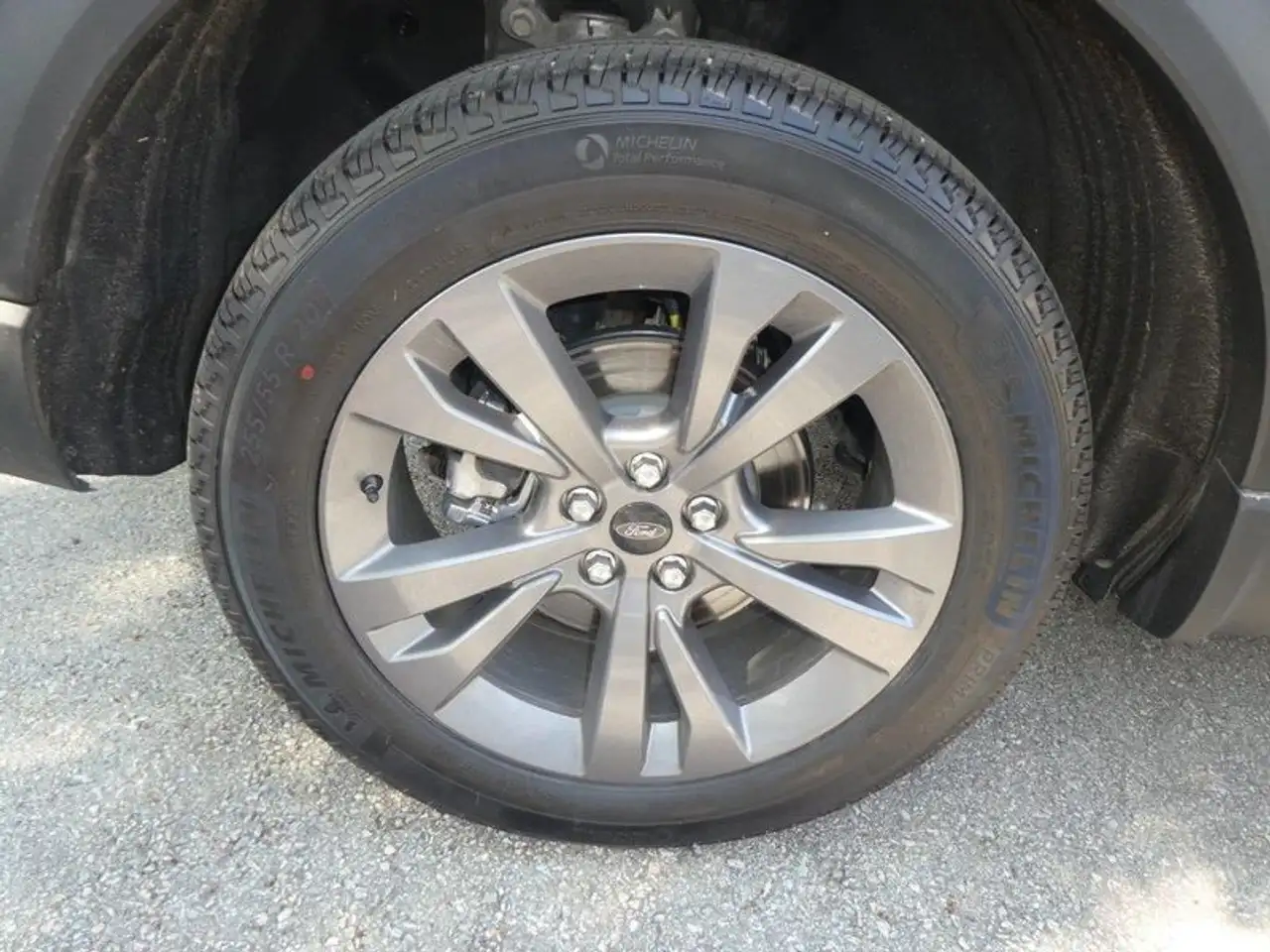 Ford Explorer photo Ford Explorer