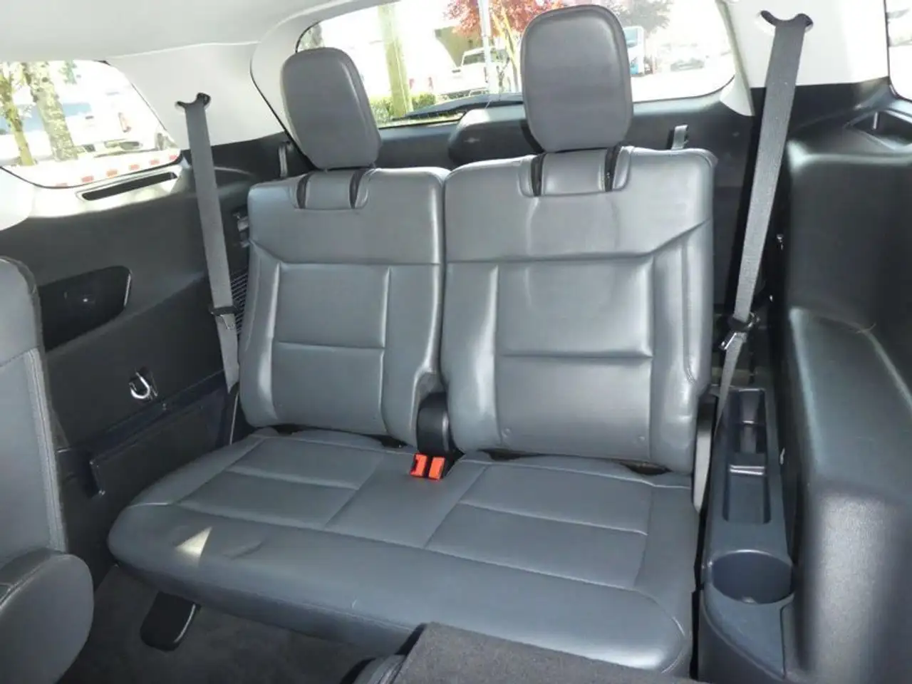 Ford Explorer photo Ford Explorer