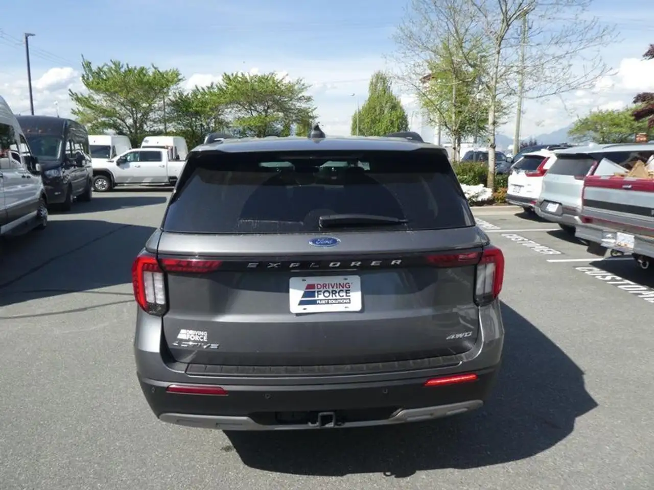 Ford Explorer photo Ford Explorer