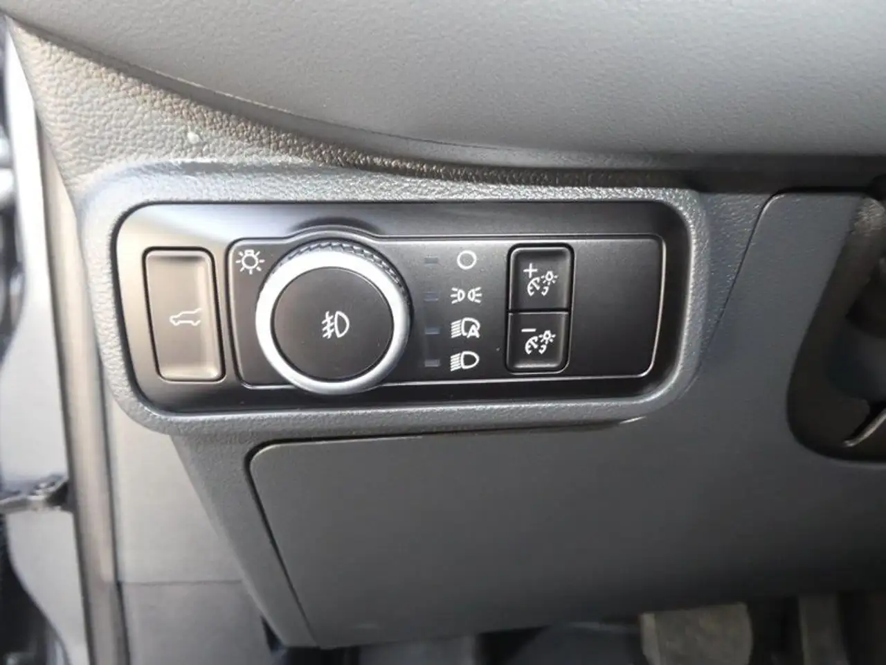 Ford Explorer photo Ford Explorer