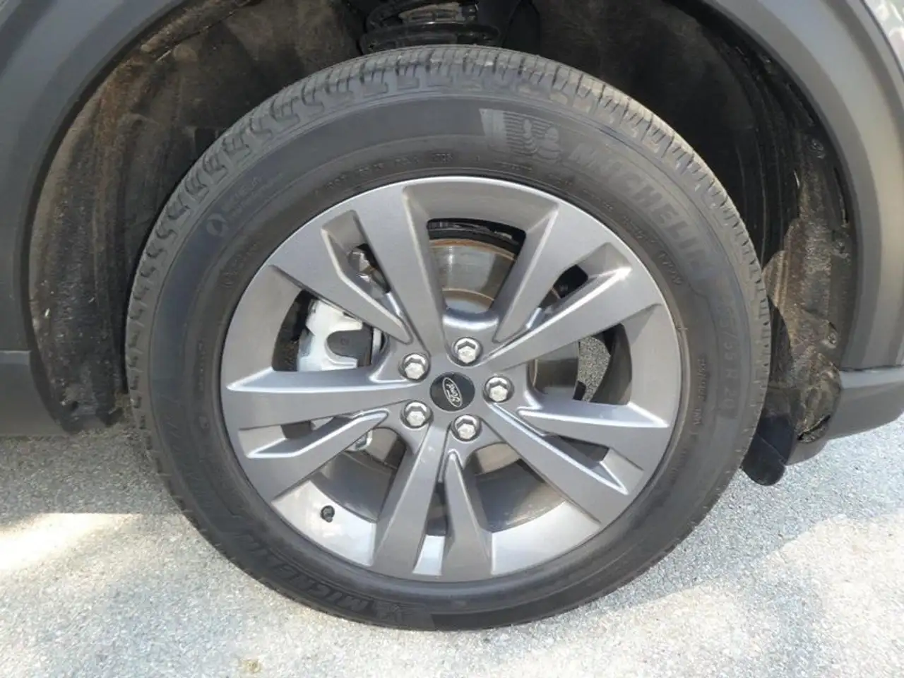 Ford Explorer photo Ford Explorer