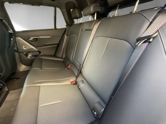 BMW M5 view 14