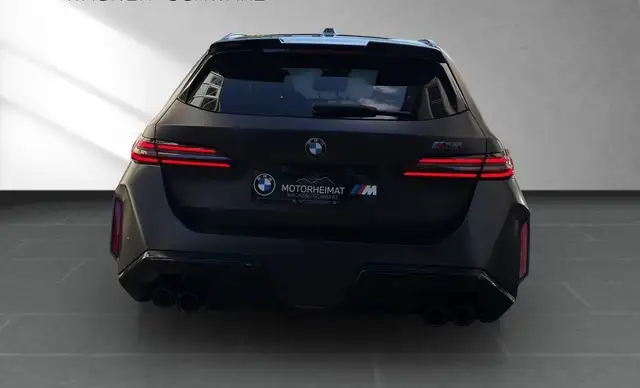 BMW M5 view 12