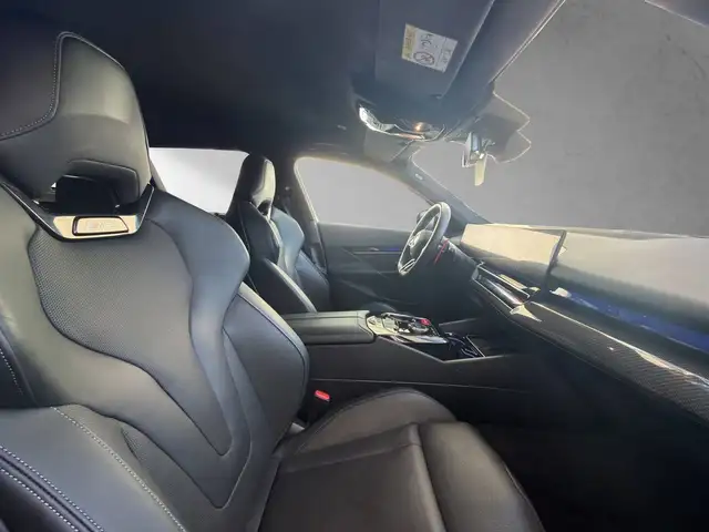 BMW M5 view 10