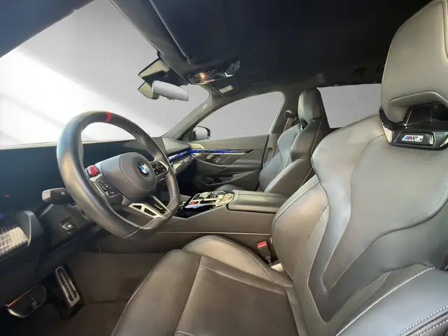 BMW M5 view 8