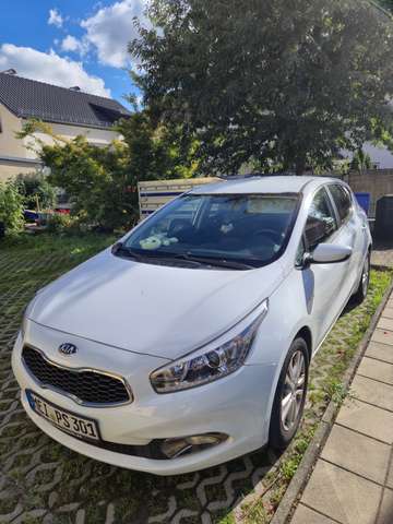 Kia Ceed / cee'd 1.4 CVVT Fifa World Cup Edition