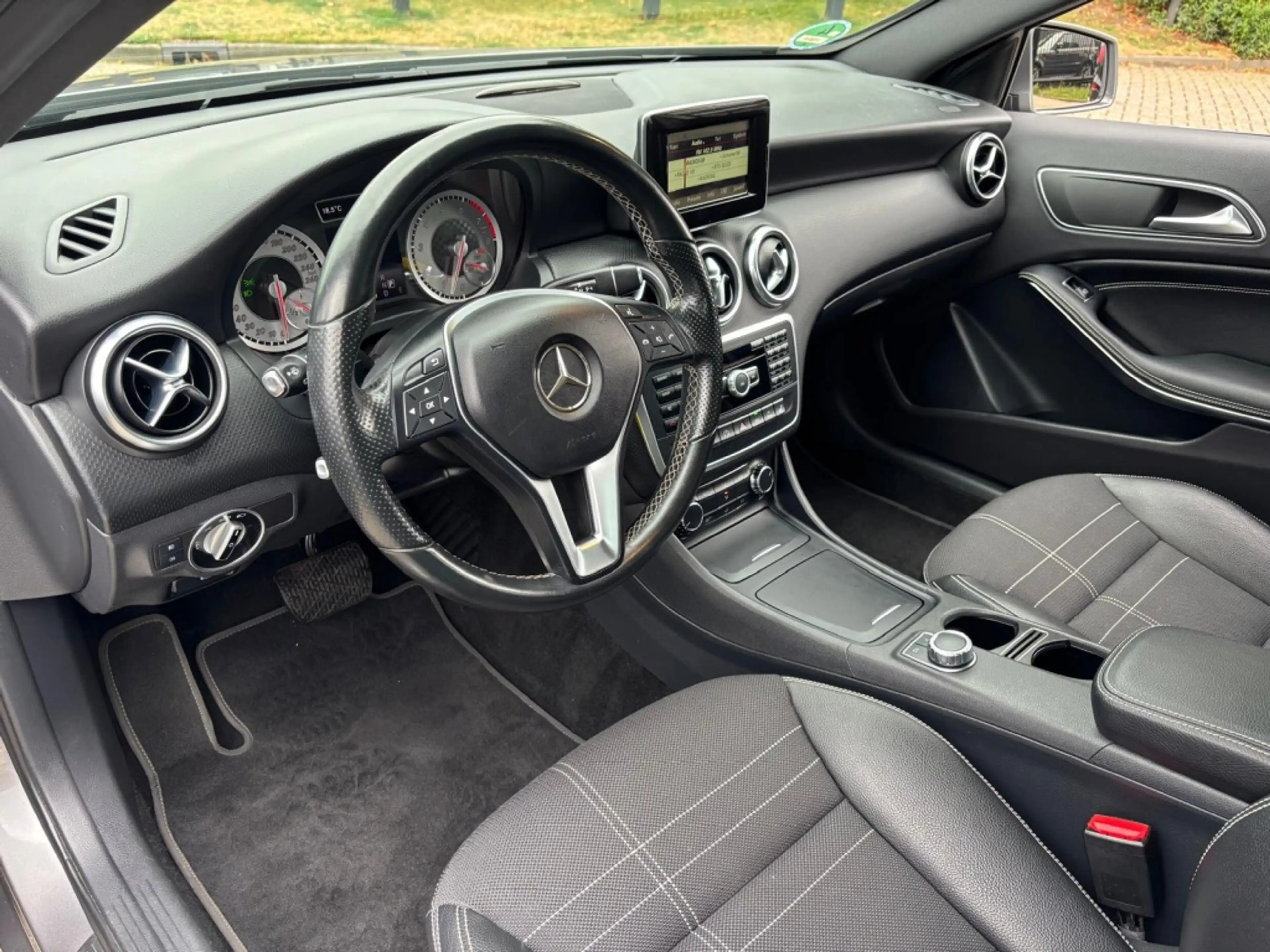 Mercedes-Benz A 180 Prestige Automaat 2014 A180 — photo 13