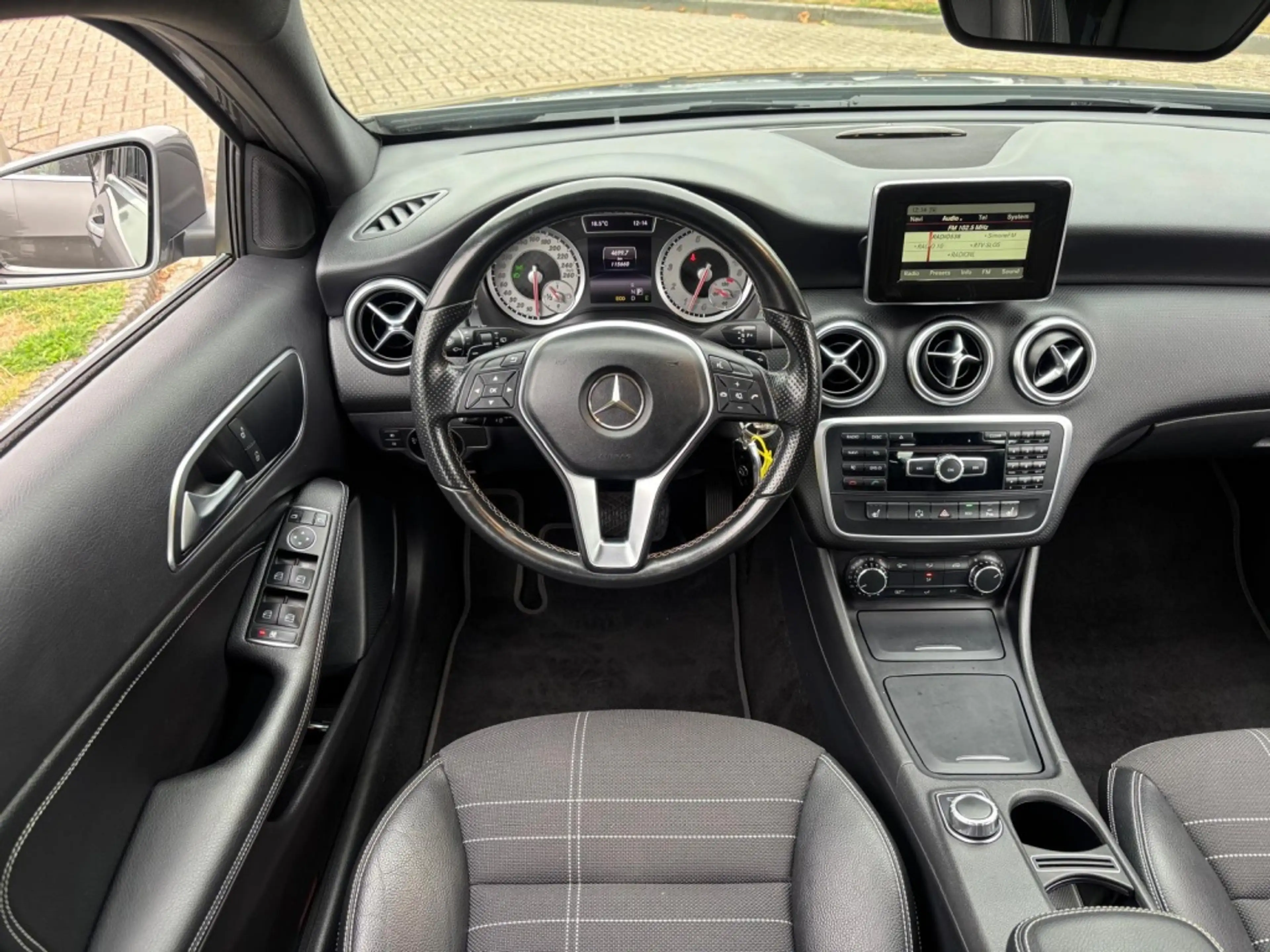 Mercedes-Benz A 180 Prestige Automaat 2014 A180 — photo 9