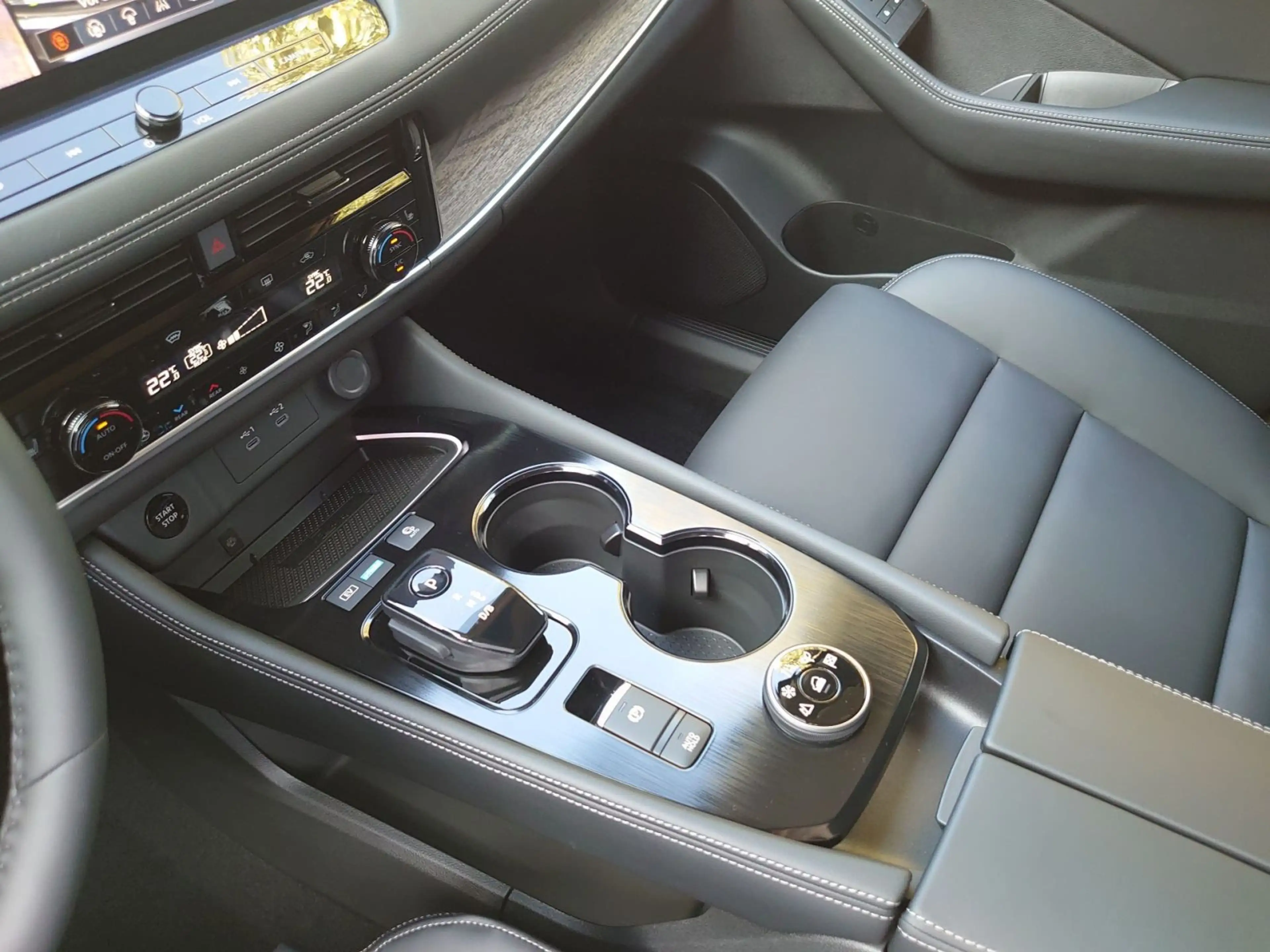 Nissan X-Trail 213PS e-Power e-4orce 4x4 Tekna / Panora — photo 11