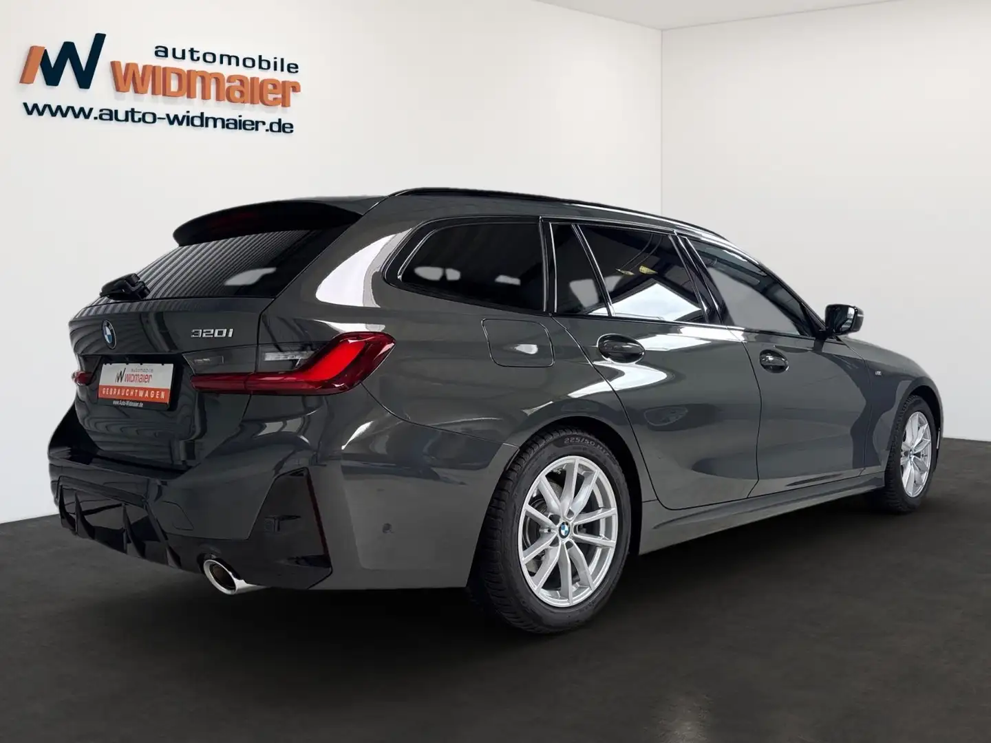 BMW 320 i Touring Sportautom - LCI2/ AHK/HeadUp/ 17LM Gris - 2