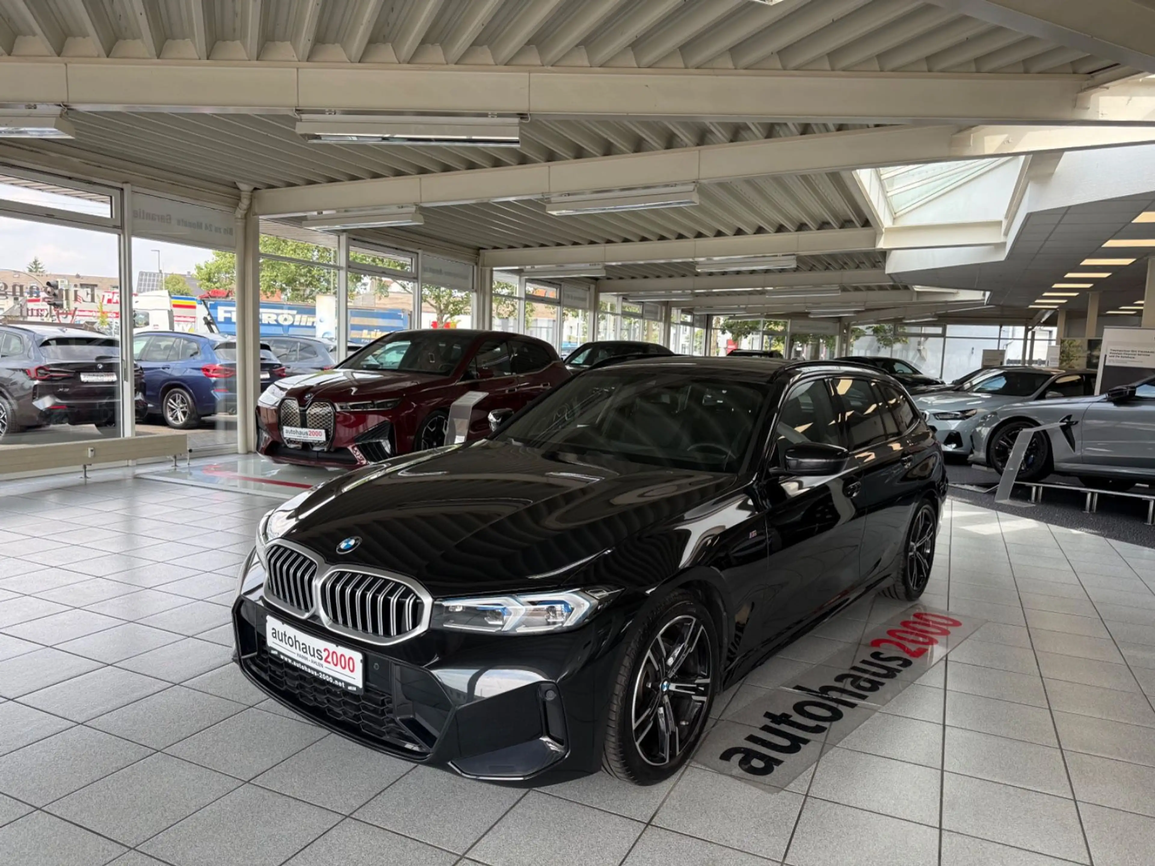 BMW 318 i M Sportpaket AUT./LED/HUD/CAM/DAB — photo 4