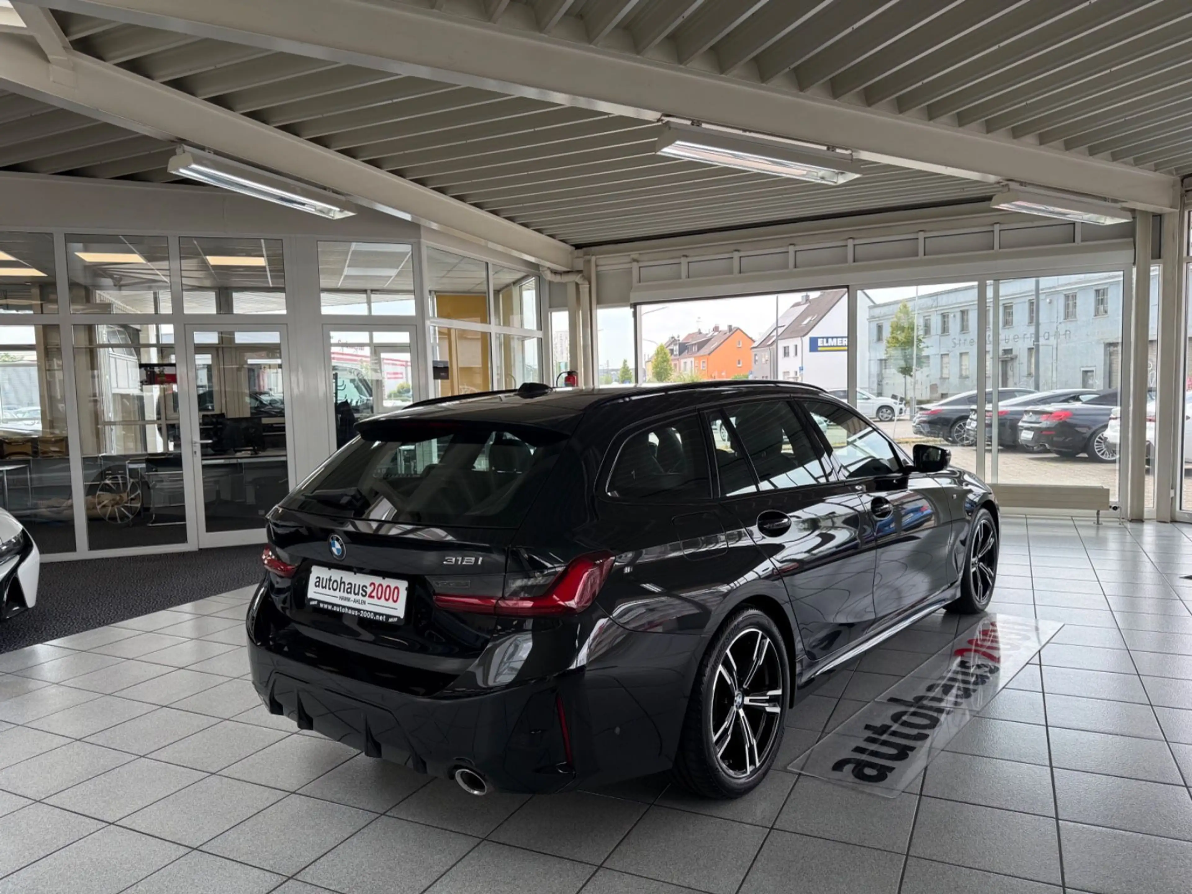 BMW 318 i M Sportpaket AUT./LED/HUD/CAM/DAB — photo 3