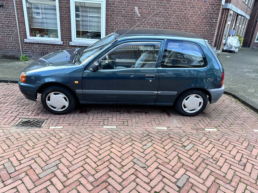 Toyota Starlet 1998 из Европы — купить под ключ