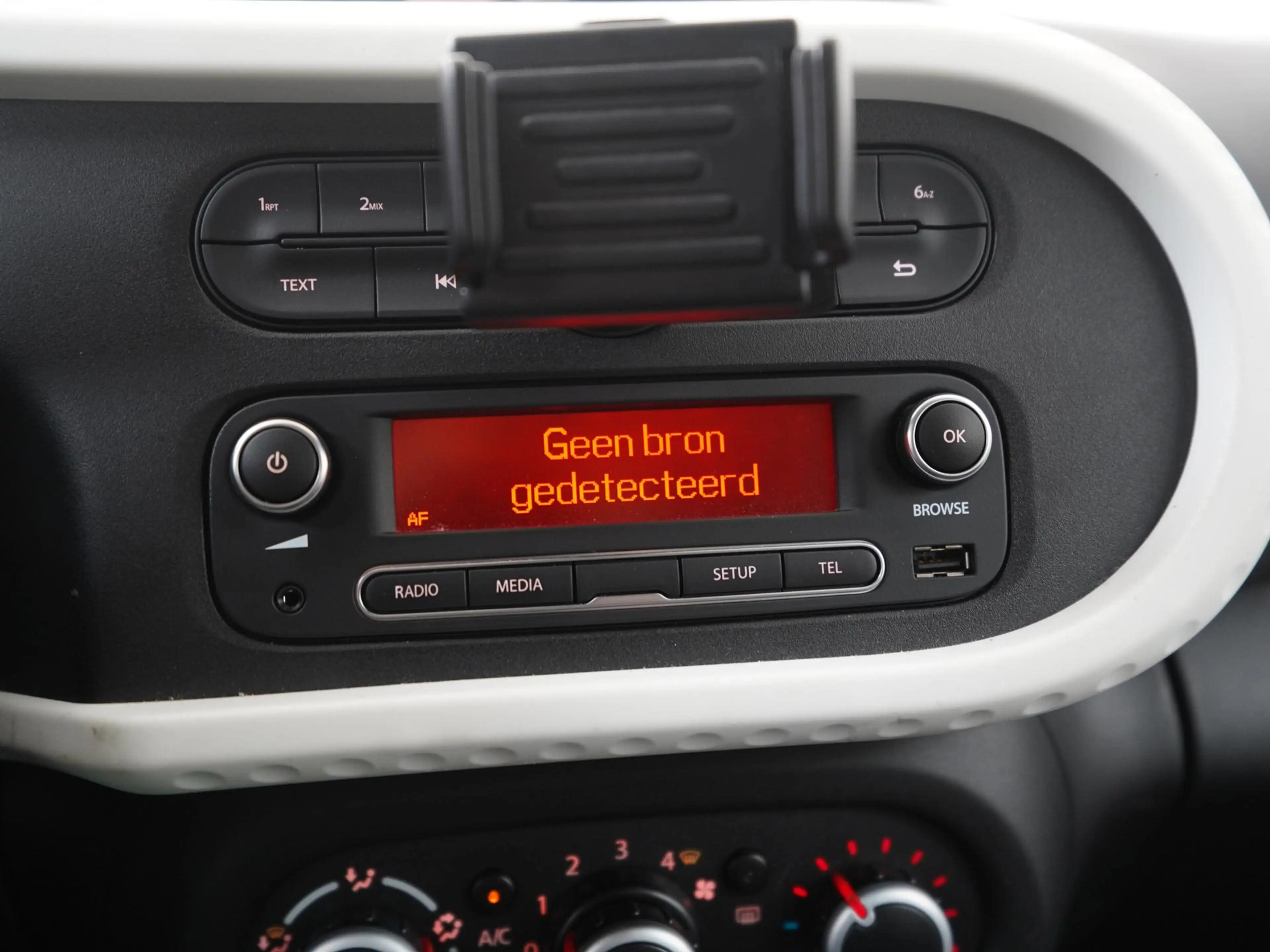 Renault Twingo 1.0 SCe Collection | Airco | Bluetooth | Zondag Op — photo 13