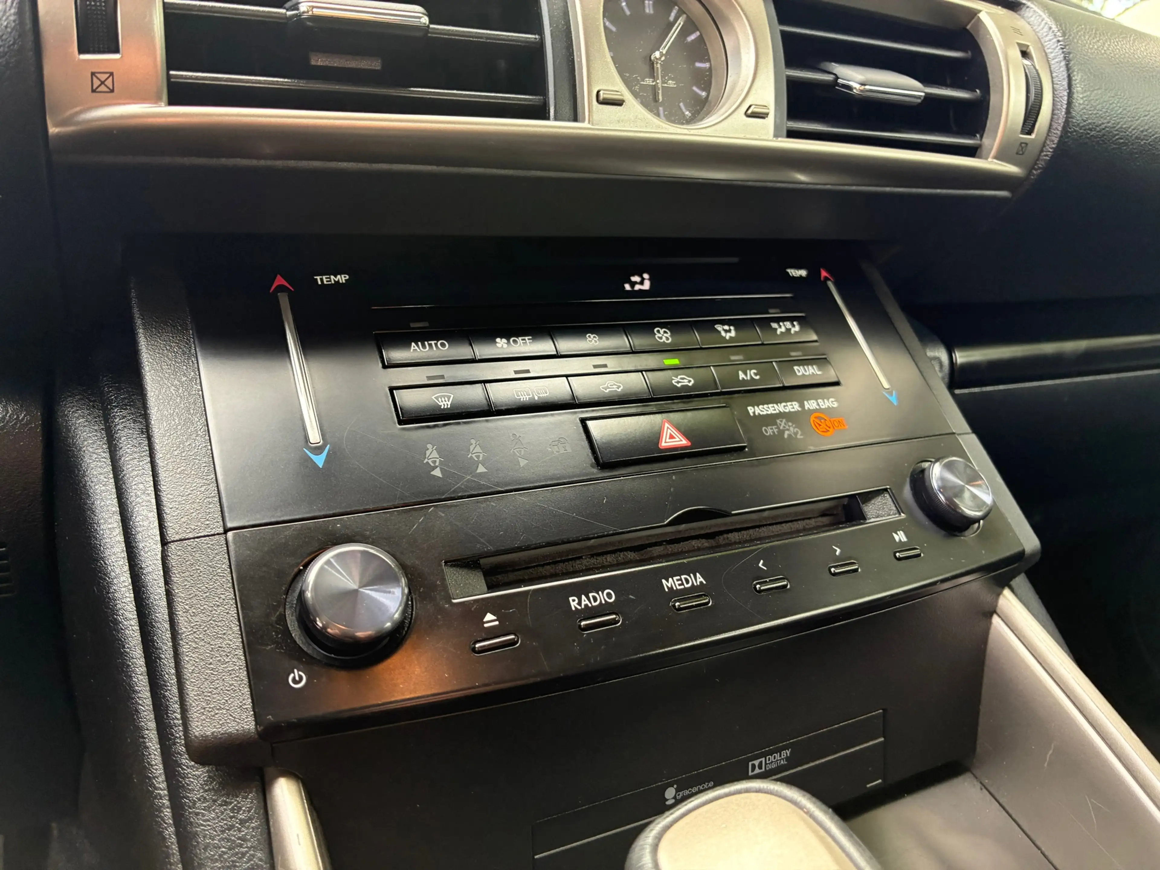 Lexus IS 300 300h Business Hybride | Xenon + Leder + Navi nu €1 — photo 24