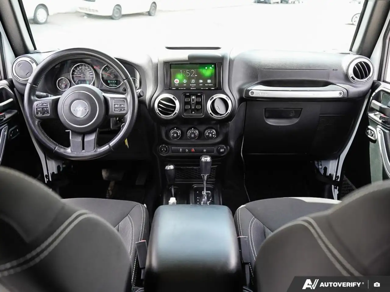 Jeep Wrangler снимка Jeep Wrangler